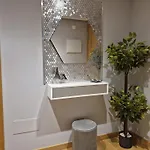 Mercurio Blanco Apartment *